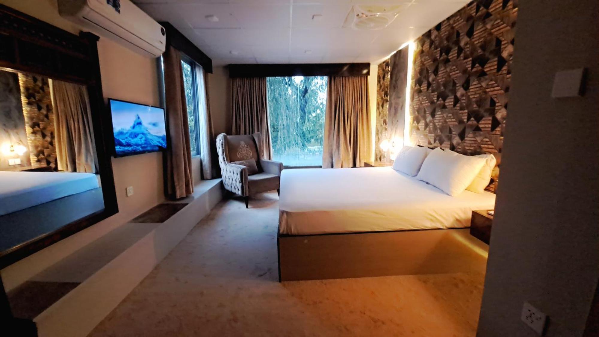 The Life Style Lodges Opp Centaurus Mall อิสลามาบัด ภายนอก รูปภาพ