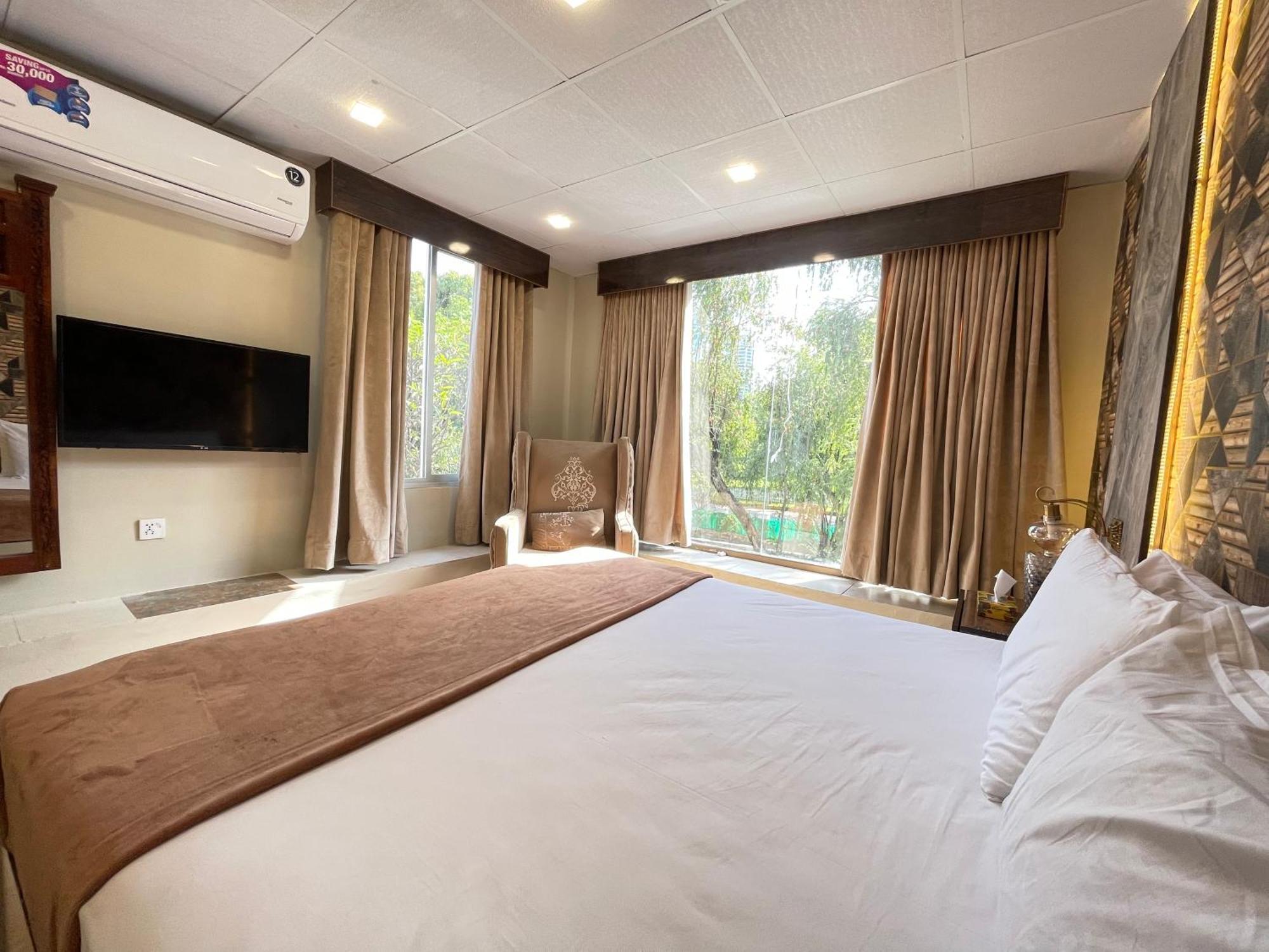 The Life Style Lodges Opp Centaurus Mall อิสลามาบัด ภายนอก รูปภาพ