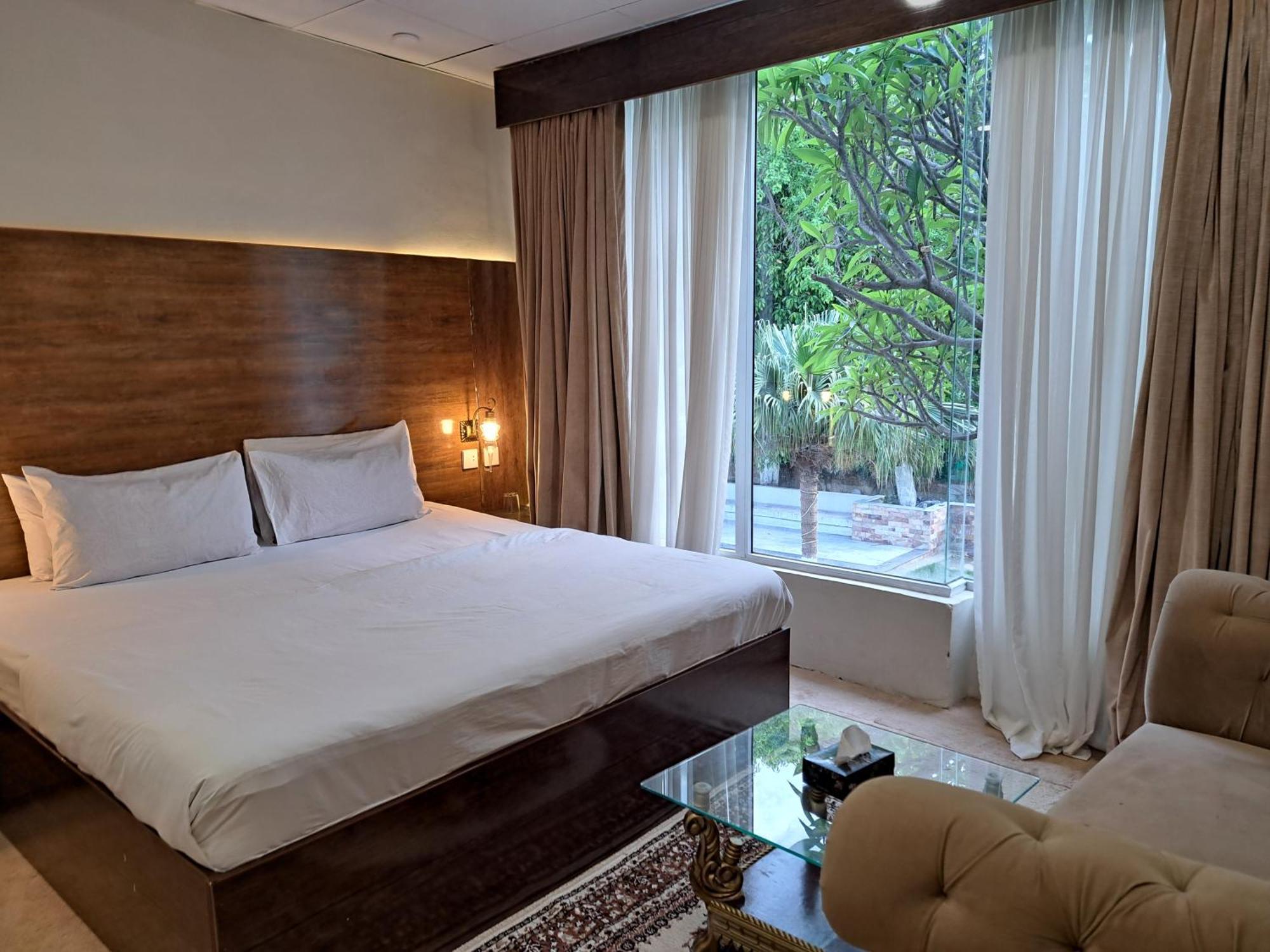 The Life Style Lodges Opp Centaurus Mall อิสลามาบัด ภายนอก รูปภาพ