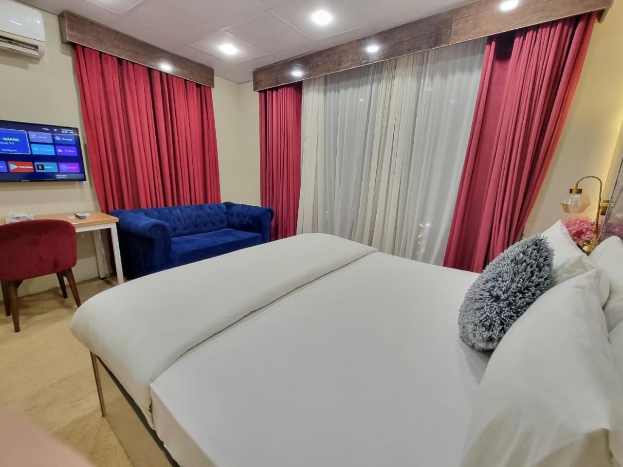 The Life Style Lodges Opp Centaurus Mall อิสลามาบัด ภายนอก รูปภาพ