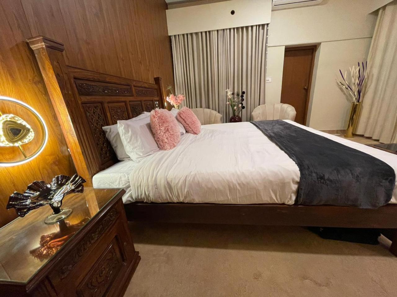 The Life Style Lodges Opp Centaurus Mall อิสลามาบัด ภายนอก รูปภาพ