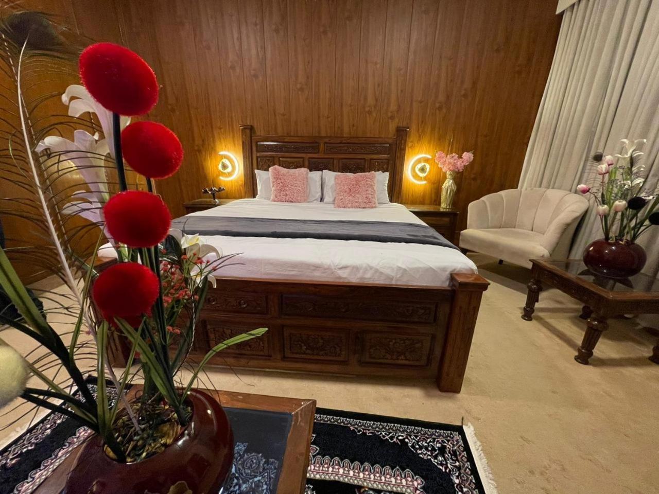 The Life Style Lodges Opp Centaurus Mall อิสลามาบัด ภายนอก รูปภาพ