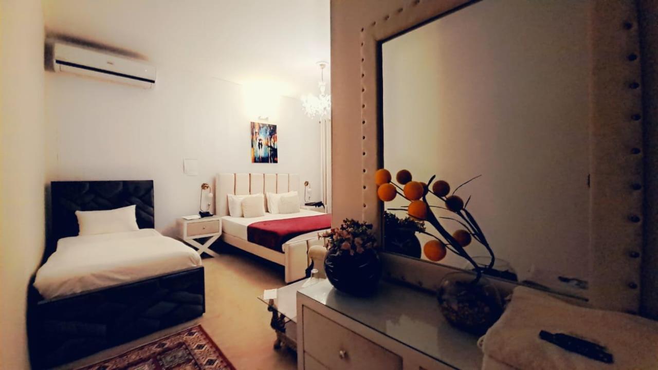 The Life Style Lodges Opp Centaurus Mall อิสลามาบัด ภายนอก รูปภาพ